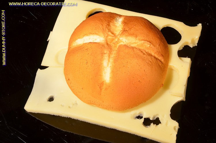 Broodje Kaas - dummy 12x11x6 cm