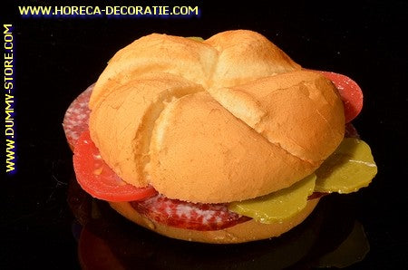 Broodje Salami  5x8,5 cm H: 6 cm - dummy - imitatie