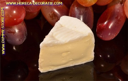 Camenbert puntje 4x3 cm H: 3 cm , dummy imitatie